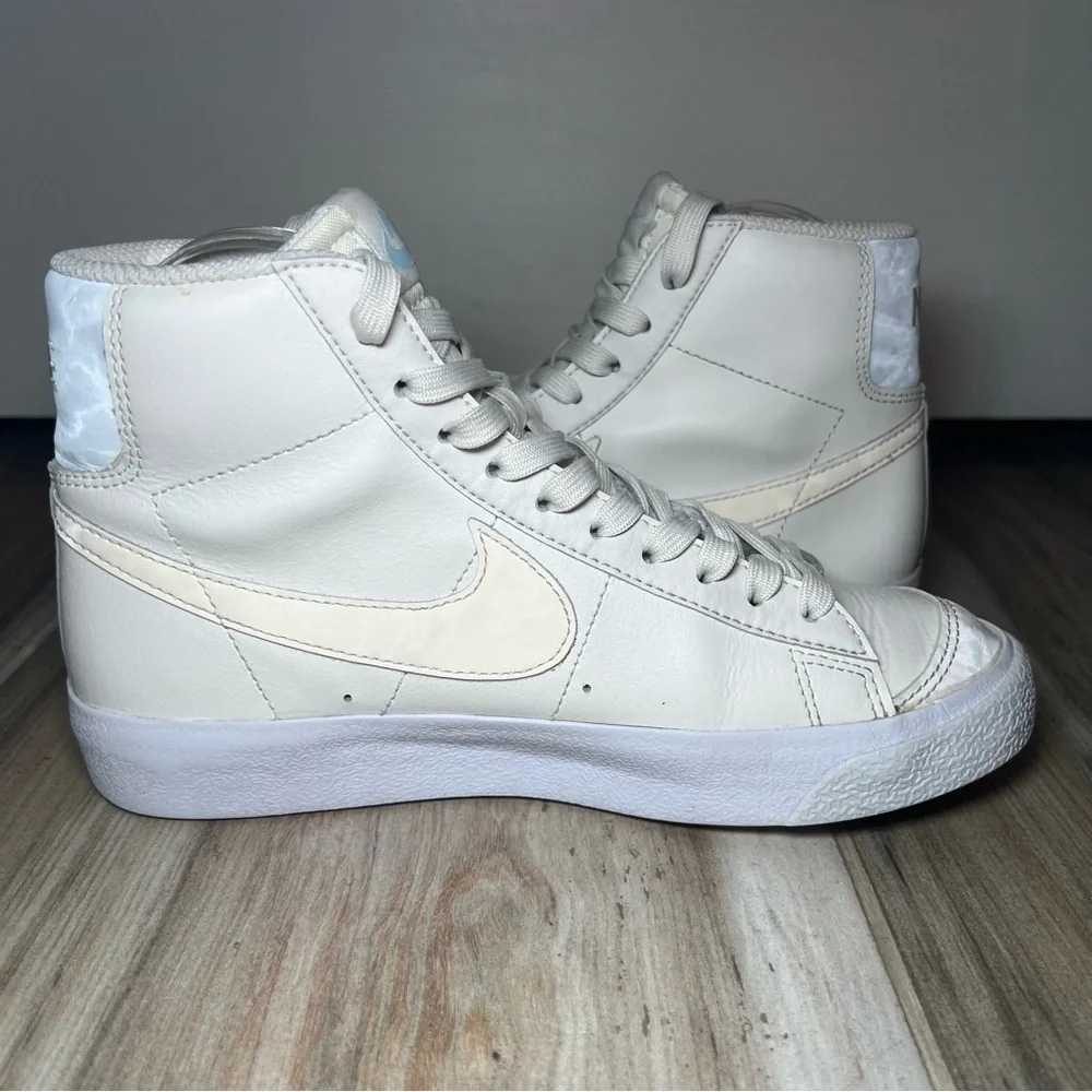 Nike Blazers Mid ‘77 Sneakers White With Iridescent Swoosh Youth Size 4Y